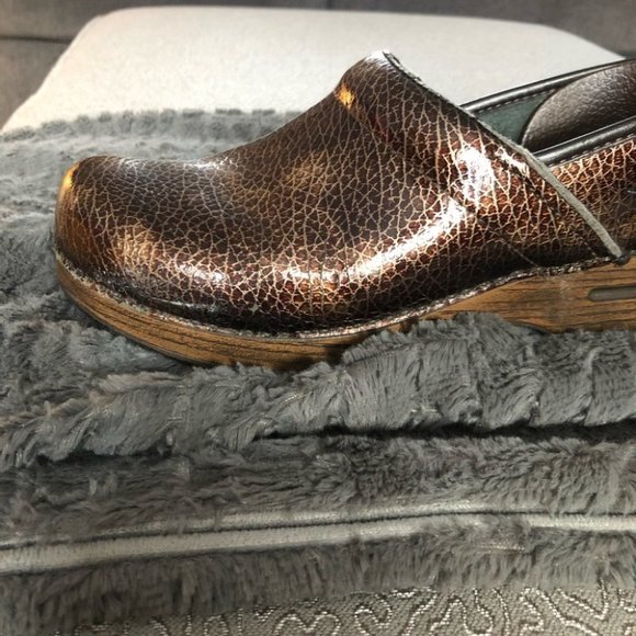 Dansko Brown Metallic Clogs Nursing Shoes: Size 9/40 - Picture 7 of 14